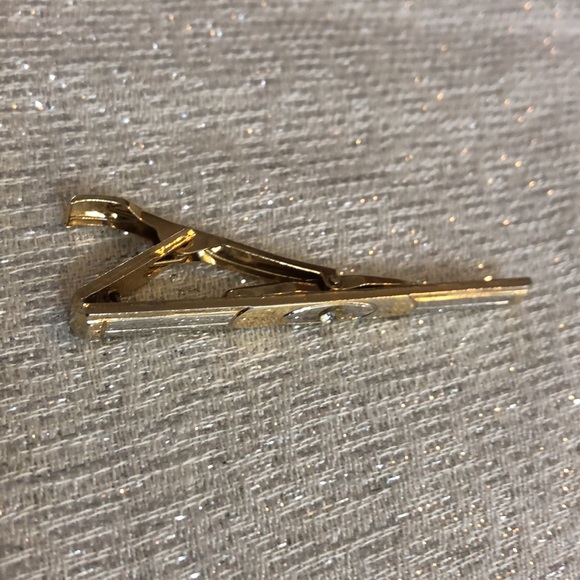 Gold and Silver Coloured Tie Clip with Sparkly Stone - Picture 3 of 4